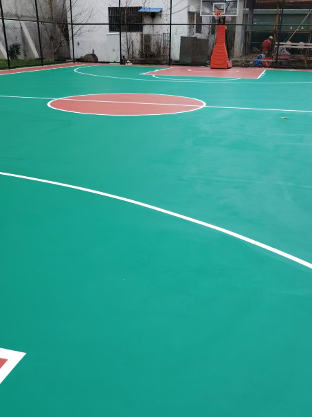 江汉石油管理局 球场长期使用易出现地面开裂